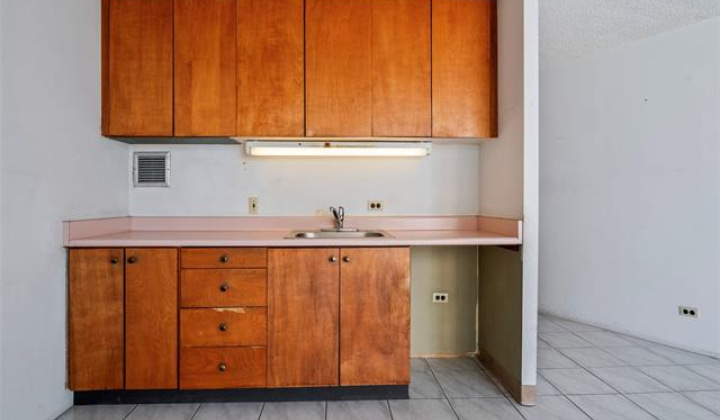 750 Amana Street,Honolulu,Hawaii,96814,1 BathroomBathrooms,Condo/Townhouse,Amana,10,18232962