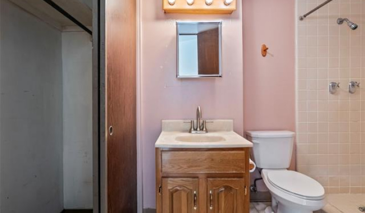 750 Amana Street,Honolulu,Hawaii,96814,1 BathroomBathrooms,Condo/Townhouse,Amana,10,18232962