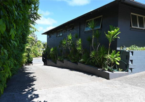 676 Elepaio Street,Honolulu,Hawaii,96816,3 Bedrooms Bedrooms,3 BathroomsBathrooms,Single family,Elepaio,18233204