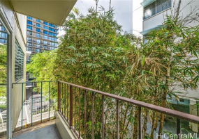 383 Kalaimoku Street,Honolulu,Hawaii,96815,1 Bedroom Bedrooms,1 BathroomBathrooms,Condo/Townhouse,Kalaimoku,19,17832918