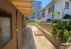 914 Kinau Street,Honolulu,Hawaii,96814,4 Bedrooms Bedrooms,4 BathroomsBathrooms,Single family,Kinau,18246078