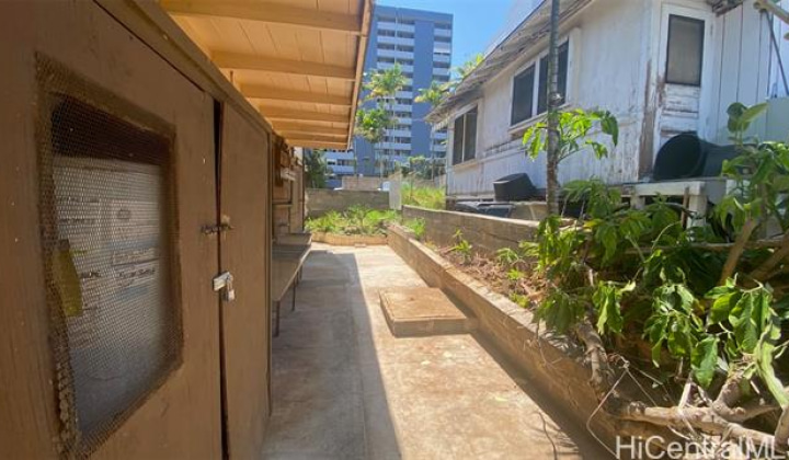 914 Kinau Street,Honolulu,Hawaii,96814,4 Bedrooms Bedrooms,4 BathroomsBathrooms,Single family,Kinau,18246078