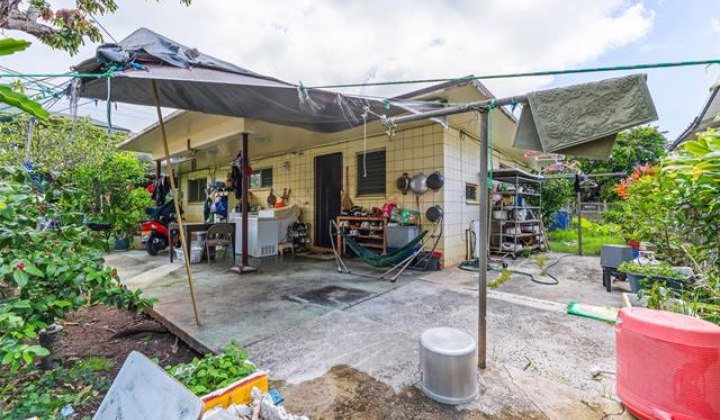 1817 Wilder Avenue,Honolulu,Hawaii,96822,3 Bedrooms Bedrooms,2 BathroomsBathrooms,Single family,Wilder,19408191
