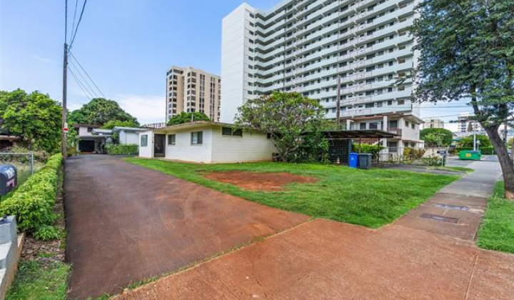 1817 Wilder Avenue,Honolulu,Hawaii,96822,3 Bedrooms Bedrooms,2 BathroomsBathrooms,Single family,Wilder,19408191
