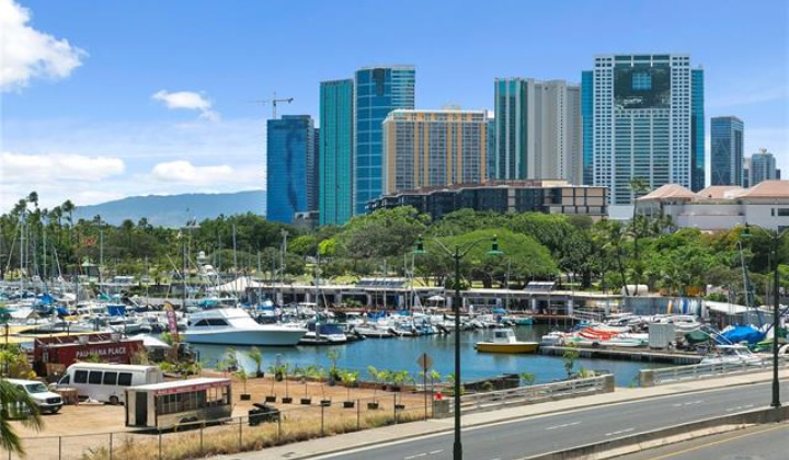 1684 Ala Moana Boulevard,Honolulu,Hawaii,96815,2 Bedrooms Bedrooms,1 BathroomBathrooms,Condo/Townhouse,Ala Moana,3,18246129