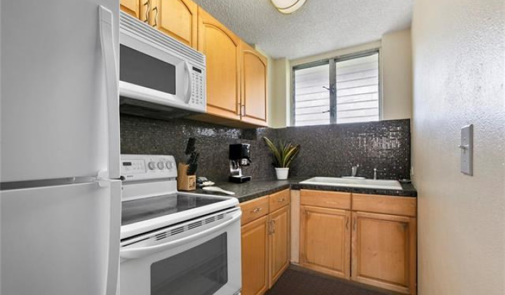 1684 Ala Moana Boulevard,Honolulu,Hawaii,96815,2 Bedrooms Bedrooms,1 BathroomBathrooms,Condo/Townhouse,Ala Moana,3,18246129