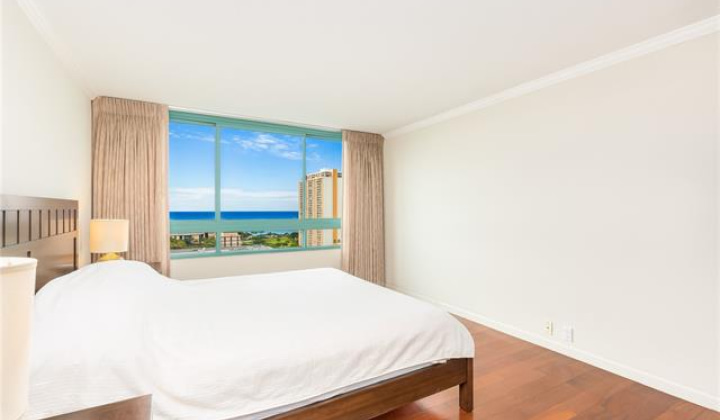 1341 Kapiolani Boulevard,Honolulu,Hawaii,96814,2 Bedrooms Bedrooms,2 BathroomsBathrooms,Condo/Townhouse,Kapiolani,21,18246289