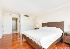 1341 Kapiolani Boulevard,Honolulu,Hawaii,96814,2 Bedrooms Bedrooms,2 BathroomsBathrooms,Condo/Townhouse,Kapiolani,21,18246289