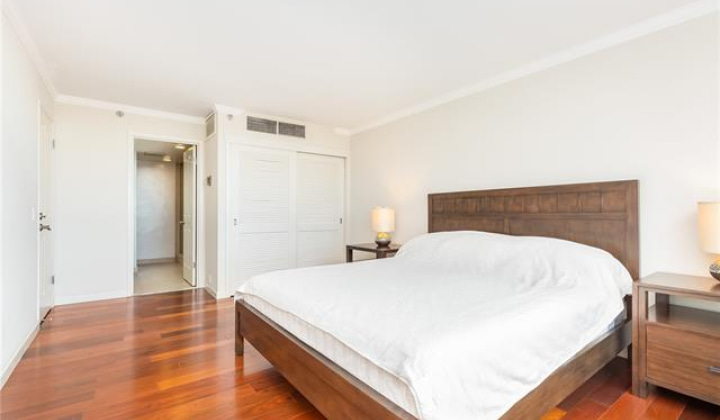 1341 Kapiolani Boulevard,Honolulu,Hawaii,96814,2 Bedrooms Bedrooms,2 BathroomsBathrooms,Condo/Townhouse,Kapiolani,21,18246289