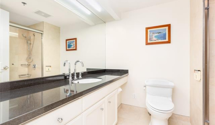 1341 Kapiolani Boulevard,Honolulu,Hawaii,96814,2 Bedrooms Bedrooms,2 BathroomsBathrooms,Condo/Townhouse,Kapiolani,21,18246289