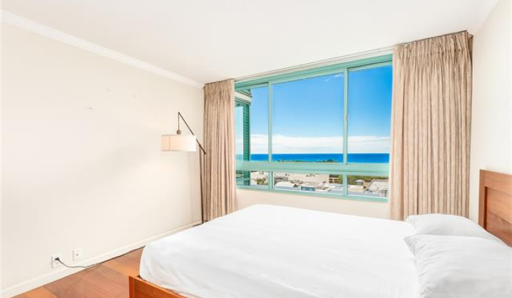 1341 Kapiolani Boulevard,Honolulu,Hawaii,96814,2 Bedrooms Bedrooms,2 BathroomsBathrooms,Condo/Townhouse,Kapiolani,21,18246289