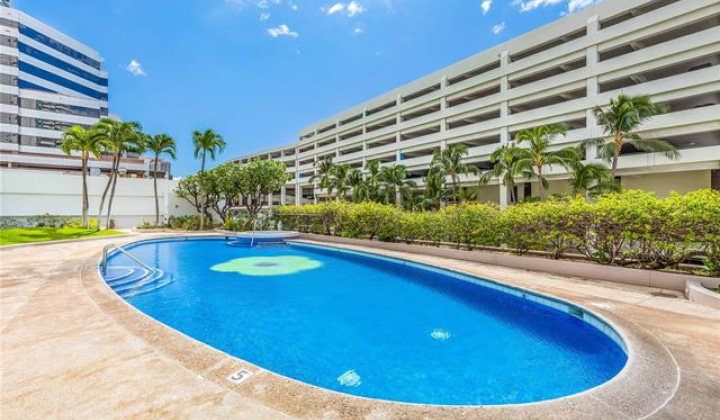 1341 Kapiolani Boulevard,Honolulu,Hawaii,96814,2 Bedrooms Bedrooms,2 BathroomsBathrooms,Condo/Townhouse,Kapiolani,21,18246289