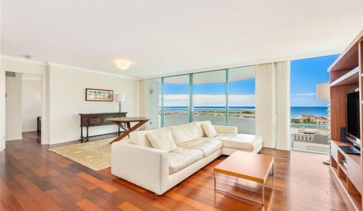 1341 Kapiolani Boulevard,Honolulu,Hawaii,96814,2 Bedrooms Bedrooms,2 BathroomsBathrooms,Condo/Townhouse,Kapiolani,21,18246289