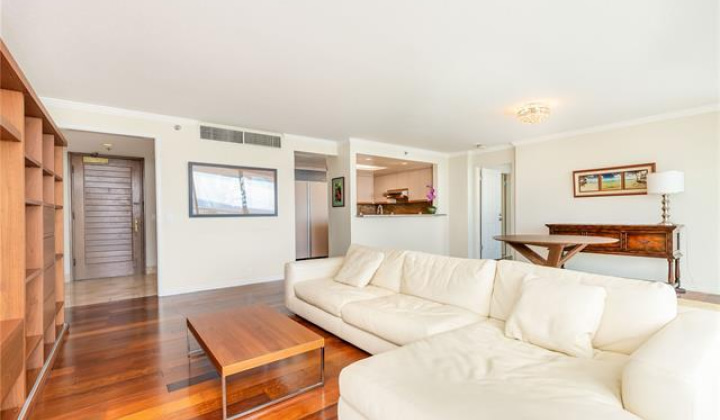 1341 Kapiolani Boulevard,Honolulu,Hawaii,96814,2 Bedrooms Bedrooms,2 BathroomsBathrooms,Condo/Townhouse,Kapiolani,21,18246289