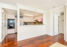 1341 Kapiolani Boulevard,Honolulu,Hawaii,96814,2 Bedrooms Bedrooms,2 BathroomsBathrooms,Condo/Townhouse,Kapiolani,21,18246289