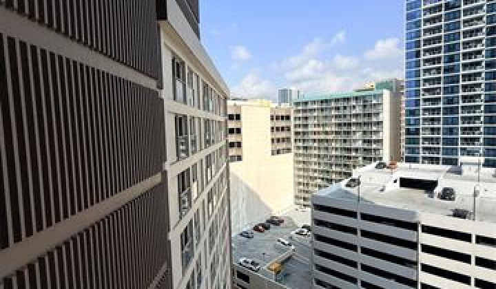 410 atkinson Drive,Honolulu,Hawaii,96814,1 バスルームバスルーム,コンド / タウンハウス,atkinson,12,19408594