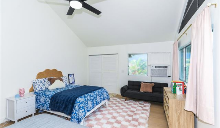 1614 Paukiki Street,Kailua,Hawaii,96734,5 ベッドルーム ベッドルーム,3 バスルームバスルーム,一戸建て,Paukiki,19410196