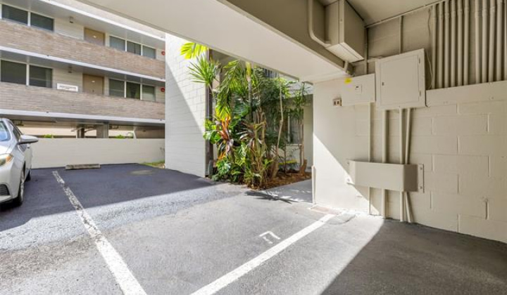 1145 Davenport Street,Honolulu,Hawaii,96822,2 Bedrooms Bedrooms,1 BathroomBathrooms,Condo/Townhouse,Davenport,3,18247782