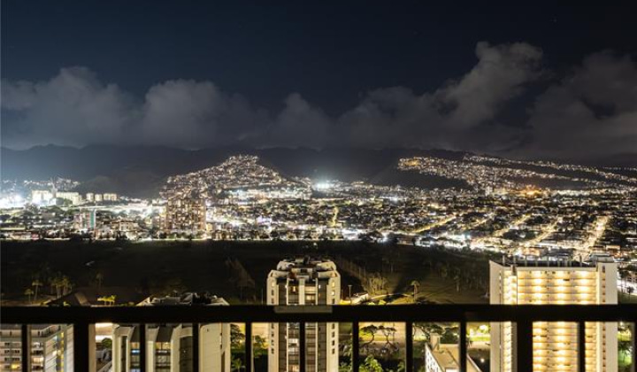 229 PAOAKALANI Avenue,Honolulu,Hawaii,96815,1 ベッドルーム ベッドルーム,1 バスルームバスルーム,コンド / タウンハウス,PAOAKALANI,37,18701460