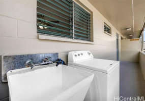 1145 Davenport Street,Honolulu,Hawaii,96822,2 Bedrooms Bedrooms,1 BathroomBathrooms,Condo/Townhouse,Davenport,3,18247782