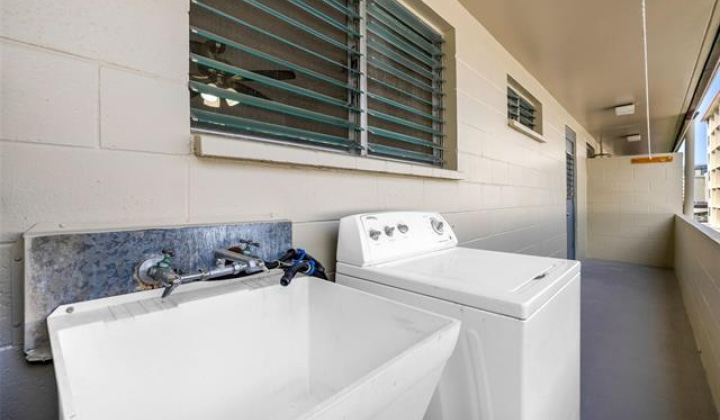 1145 Davenport Street,Honolulu,Hawaii,96822,2 Bedrooms Bedrooms,1 BathroomBathrooms,Condo/Townhouse,Davenport,3,18247782