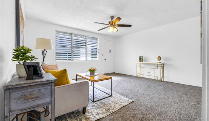 1145 Davenport Street,Honolulu,Hawaii,96822,2 Bedrooms Bedrooms,1 BathroomBathrooms,Condo/Townhouse,Davenport,3,18247782