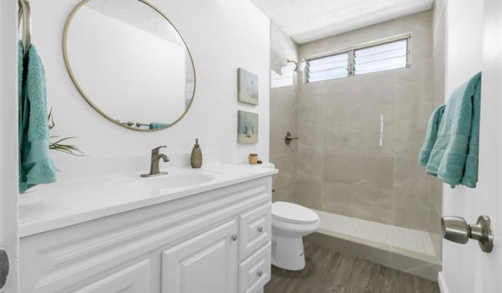 1145 Davenport Street,Honolulu,Hawaii,96822,2 Bedrooms Bedrooms,1 BathroomBathrooms,Condo/Townhouse,Davenport,3,18247782