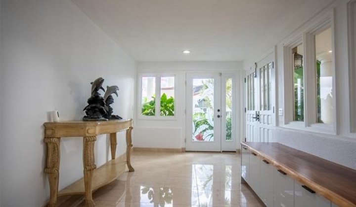 869 Ikena Circle,Honolulu,Hawaii,96821,3 ベッドルーム ベッドルーム,3 バスルームバスルーム,一戸建て,Ikena,19411341