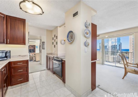 818 King Street,Honolulu,Hawaii,96813,3 ベッドルーム ベッドルーム,2 バスルームバスルーム,コンド / タウンハウス,King,21,18248475