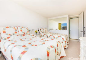 400 Hobron Lane,Honolulu,Hawaii,96815,1 Bedroom Bedrooms,1 BathroomBathrooms,Condo/Townhouse,Hobron,28,18248714