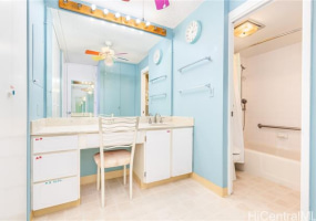 400 Hobron Lane,Honolulu,Hawaii,96815,1 Bedroom Bedrooms,1 BathroomBathrooms,Condo/Townhouse,Hobron,28,18248714