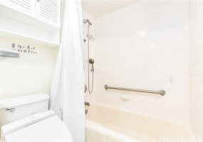 400 Hobron Lane,Honolulu,Hawaii,96815,1 Bedroom Bedrooms,1 BathroomBathrooms,Condo/Townhouse,Hobron,28,18248714