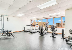 400 Hobron Lane,Honolulu,Hawaii,96815,1 Bedroom Bedrooms,1 BathroomBathrooms,Condo/Townhouse,Hobron,28,18248714
