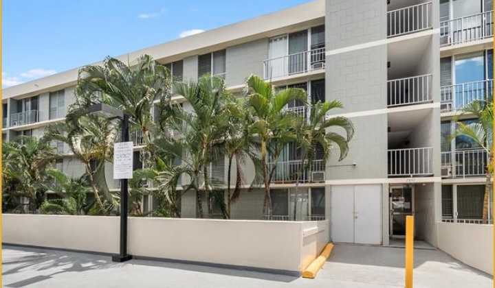 2847 Waialae Avenue,Honolulu,Hawaii,96826,1 Bedroom Bedrooms,1 BathroomBathrooms,Condo/Townhouse,Waialae,4,18249879