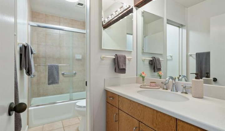 1020 Aoloa Place,Kailua,Hawaii,96734,3 Bedrooms Bedrooms,2 BathroomsBathrooms,Condo/Townhouse,Aoloa,2,18251015