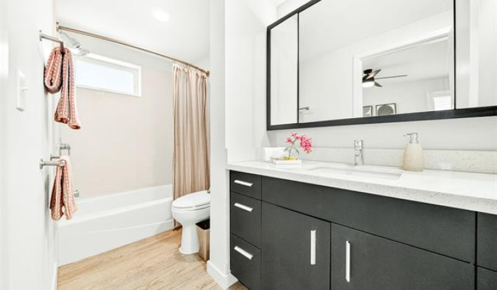 1310 Pensacola Street,Honolulu,Hawaii,96814,2 Bedrooms Bedrooms,2 BathroomsBathrooms,Condo/Townhouse,Pensacola,3,19414798