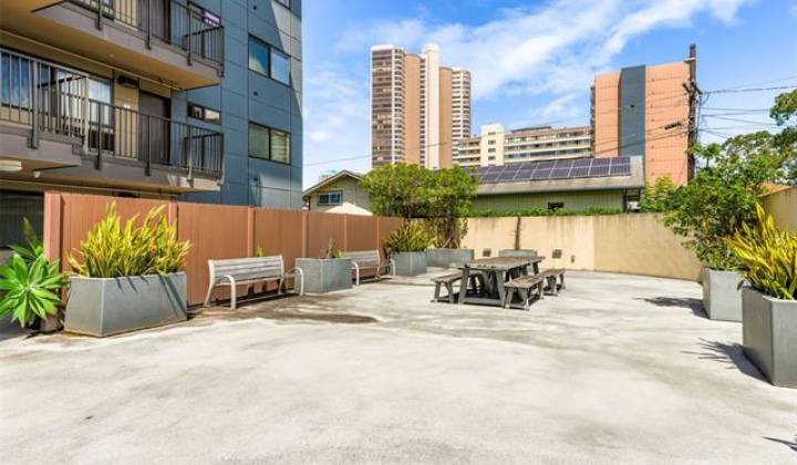1310 Pensacola Street,Honolulu,Hawaii,96814,2 Bedrooms Bedrooms,2 BathroomsBathrooms,Condo/Townhouse,Pensacola,3,19414798