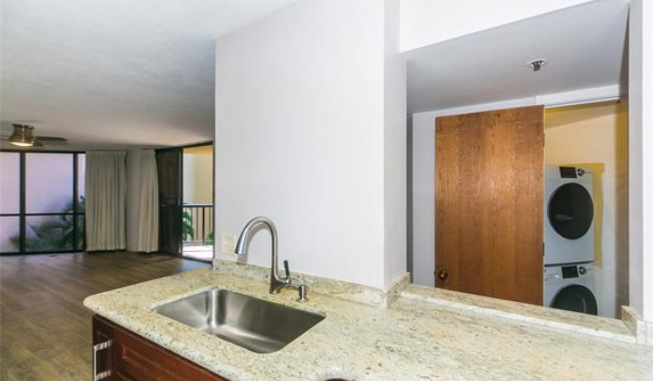 60 Beretania Street,Honolulu,Hawaii,96817,1 Bedroom Bedrooms,1 BathroomBathrooms,Condo/Townhouse,Beretania,3,18251624