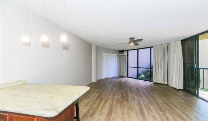 60 Beretania Street,Honolulu,Hawaii,96817,1 Bedroom Bedrooms,1 BathroomBathrooms,Condo/Townhouse,Beretania,3,18251624