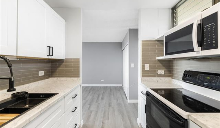 1040 Kinau Street,Honolulu,Hawaii,96814,1 Bedroom Bedrooms,1 BathroomBathrooms,Condo/Townhouse,Kinau,8,18251830