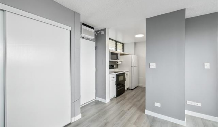 1040 Kinau Street,Honolulu,Hawaii,96814,1 Bedroom Bedrooms,1 BathroomBathrooms,Condo/Townhouse,Kinau,8,18251830