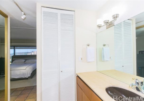 1750 Kalakaua Avenue,Honolulu,Hawaii,96826,2 Bedrooms Bedrooms,2 BathroomsBathrooms,Condo/Townhouse,Kalakaua,29,18252728