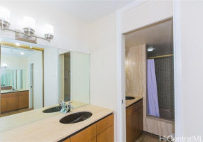 1750 Kalakaua Avenue,Honolulu,Hawaii,96826,2 Bedrooms Bedrooms,2 BathroomsBathrooms,Condo/Townhouse,Kalakaua,29,18252728