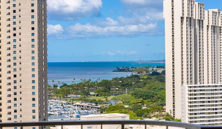 1717 Ala Wai Boulevard,Honolulu,Hawaii,96815,3 ベッドルーム ベッドルーム,2 バスルームバスルーム,コンド / タウンハウス,Ala Wai,23,19416277