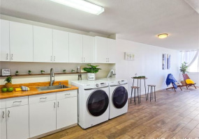 780 Amana Street,Honolulu,Hawaii,96814,2 ベッドルーム ベッドルーム,1 バスルームバスルーム,コンド / タウンハウス,Amana,17,18253830