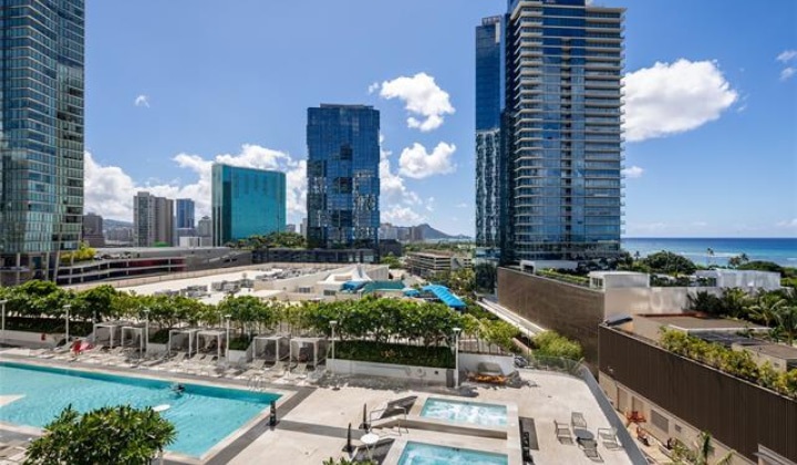 1000 Auahi Street,Honolulu,Hawaii,96814,1 Bedroom Bedrooms,1 BathroomBathrooms,Condo/Townhouse,Auahi,10,18254182