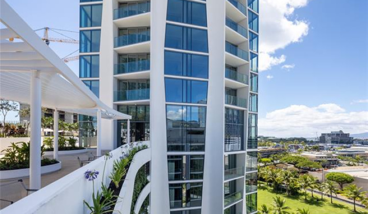 1000 Auahi Street,Honolulu,Hawaii,96814,1 Bedroom Bedrooms,1 BathroomBathrooms,Condo/Townhouse,Auahi,10,18254182