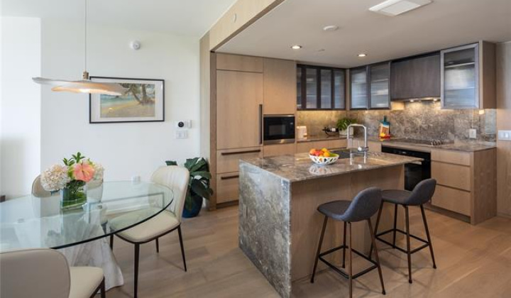1000 Auahi Street,Honolulu,Hawaii,96814,1 Bedroom Bedrooms,1 BathroomBathrooms,Condo/Townhouse,Auahi,10,18254182