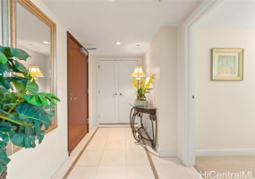 1177 Queen Street,Honolulu,Hawaii,96814,3 Bedrooms Bedrooms,2 BathroomsBathrooms,Condo/Townhouse,Queen,45,18254201