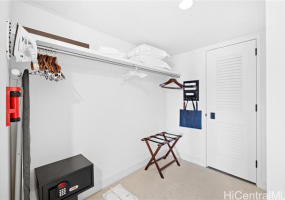 223 Saratoga Road,Honolulu,Hawaii,96815,1 Bedroom Bedrooms,2 BathroomsBathrooms,Condo/Townhouse,Saratoga,9,18254584